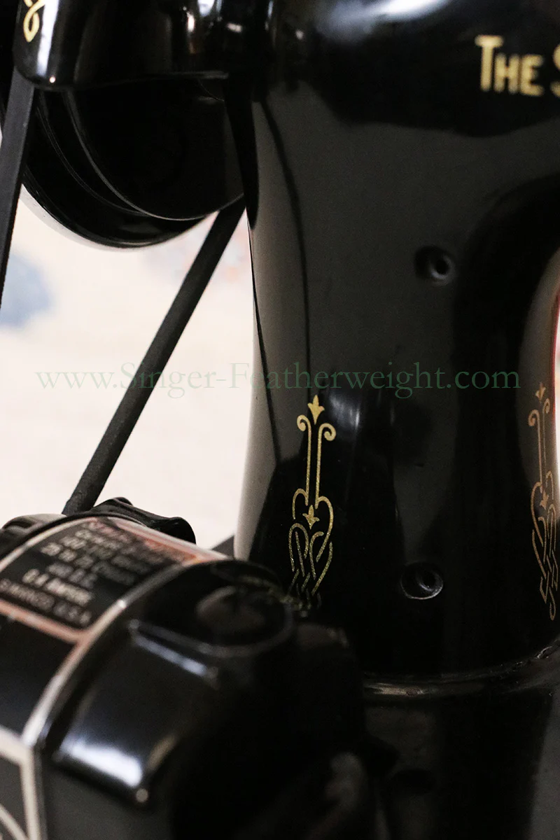 Singer Featherweight 221 Sewing machine, 1933 AD541*** - Image 17