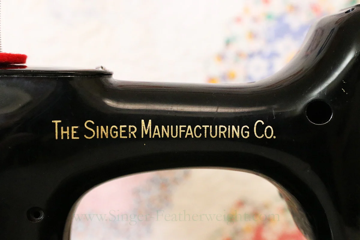 Singer Featherweight 221 Sewing machine, 1933 AD541*** - Image 18
