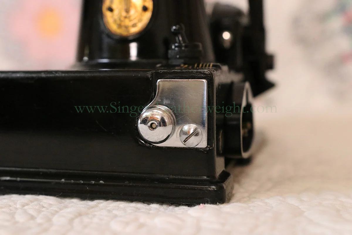 Singer Featherweight 221 Sewing machine, 1933 AD541*** - Image 24
