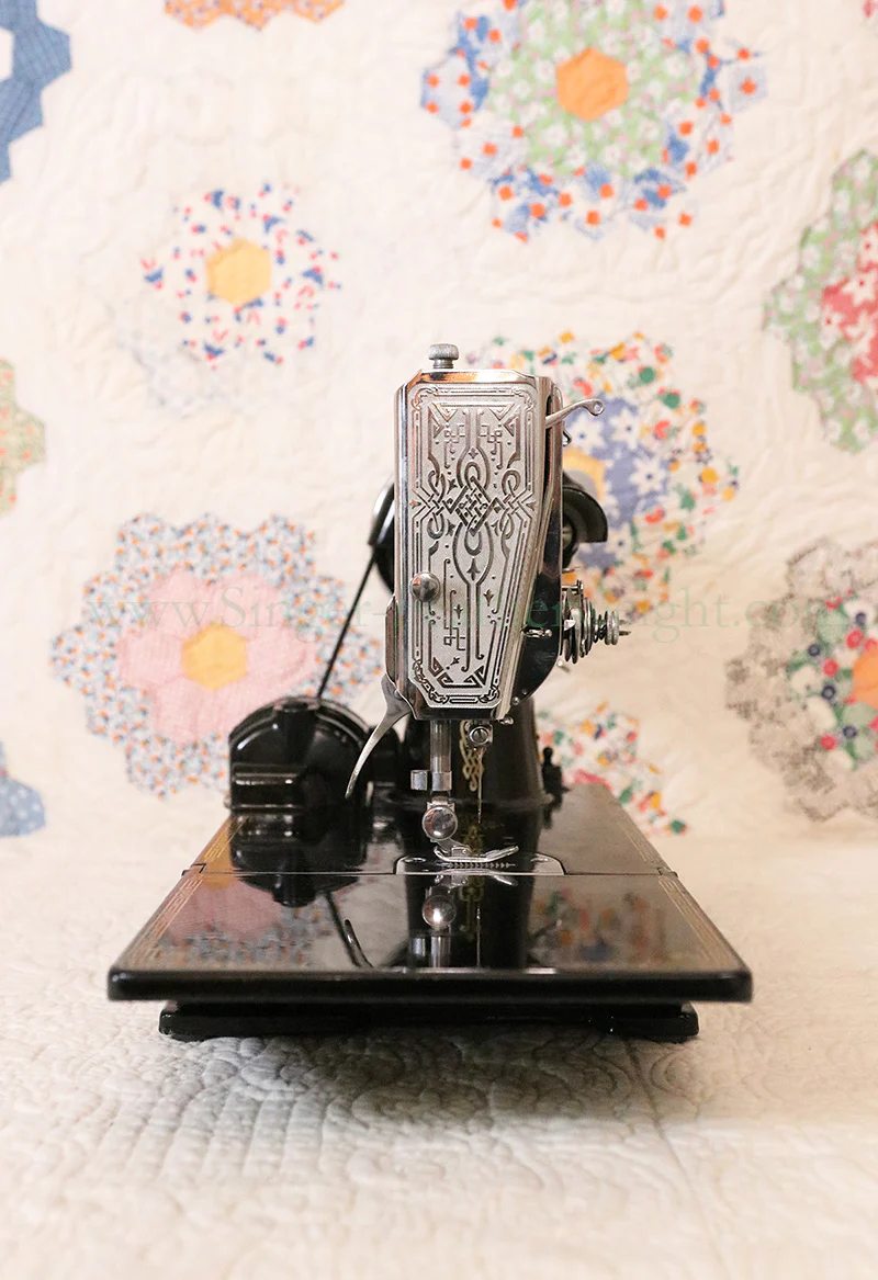 Singer Featherweight 221 Sewing machine, 1933 AD541*** - Image 4