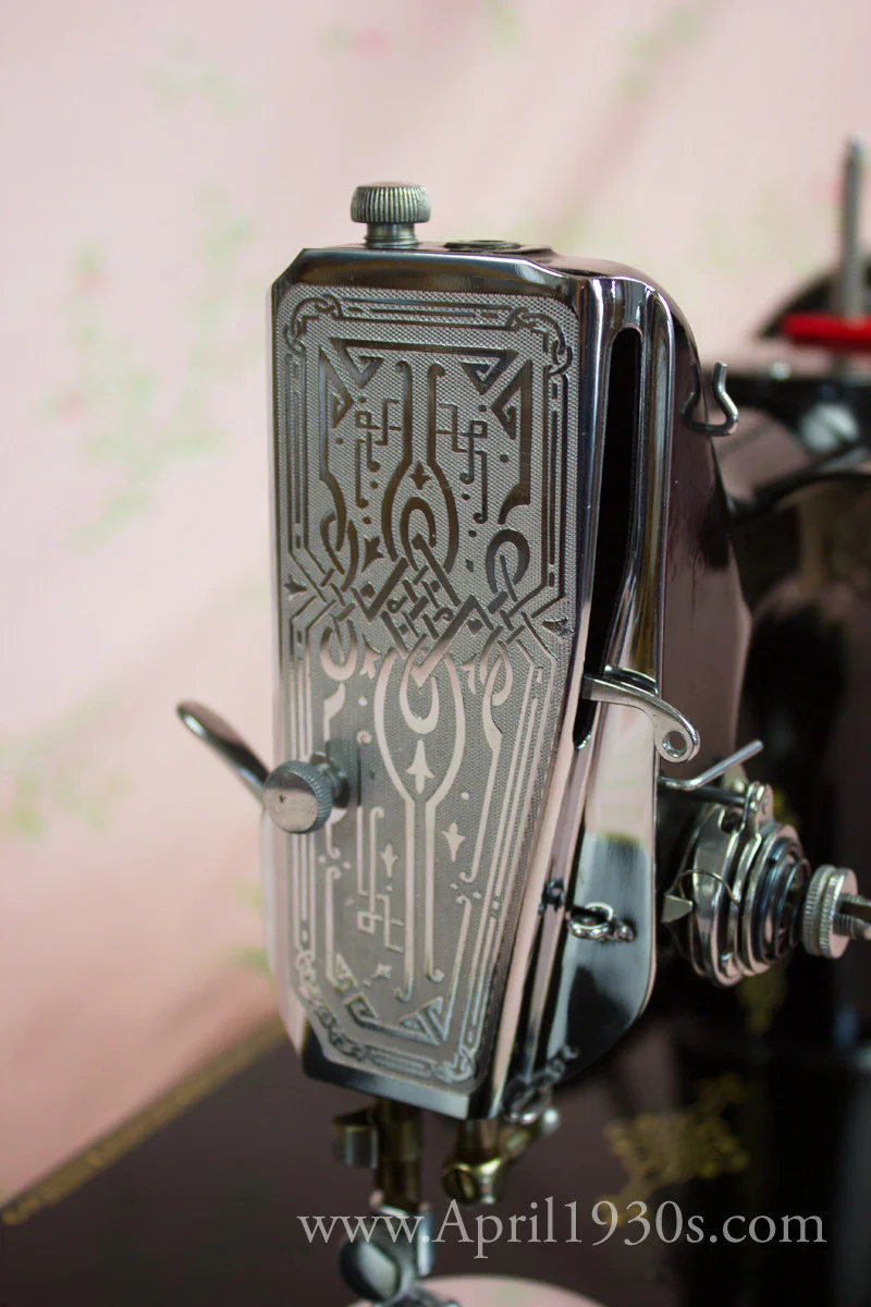 Singer Featherweight 221 Sewing machine, 1933 AD545*** - Image 10
