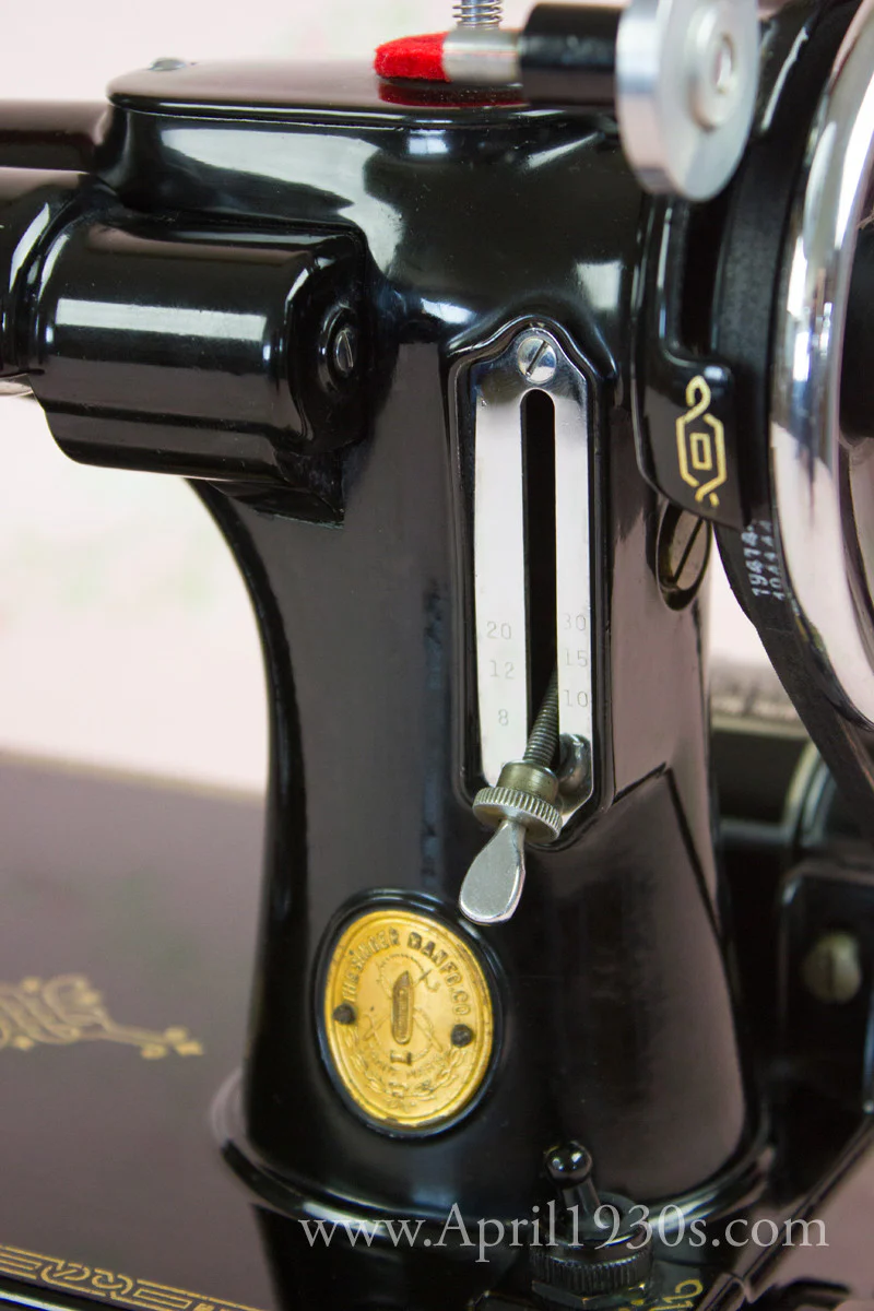 Singer Featherweight 221 Sewing machine, 1933 AD545*** - Image 12