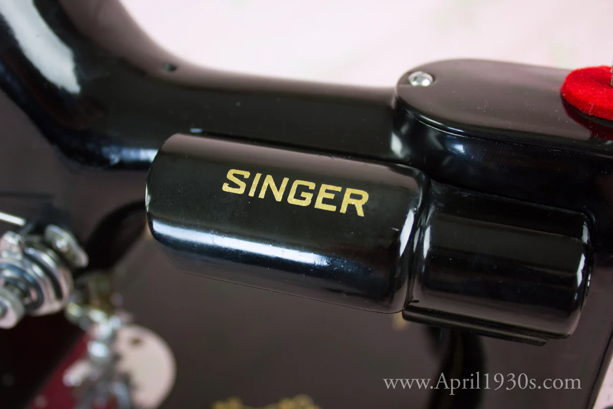 Singer Featherweight 221 Sewing machine, 1933 AD545*** - Image 19