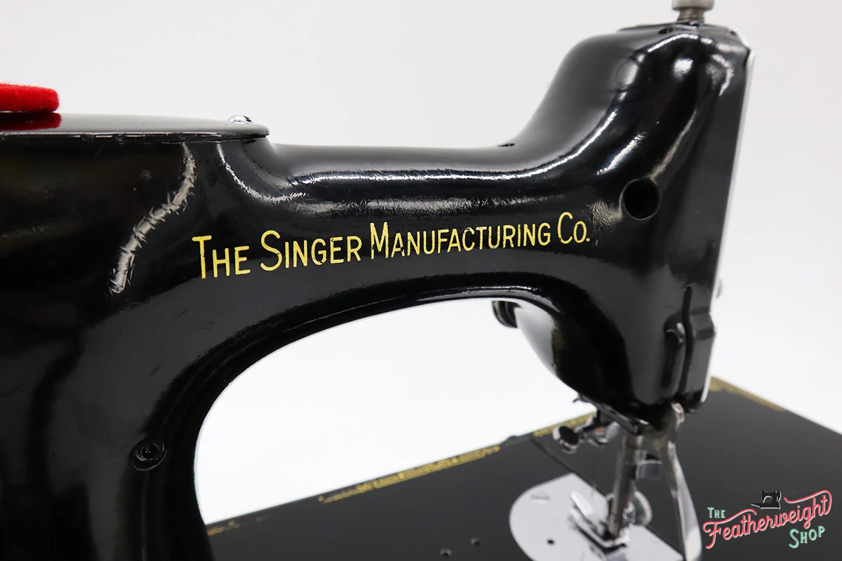 Singer Featherweight 221 Sewing machine, 1934 AD787*** - Image 12