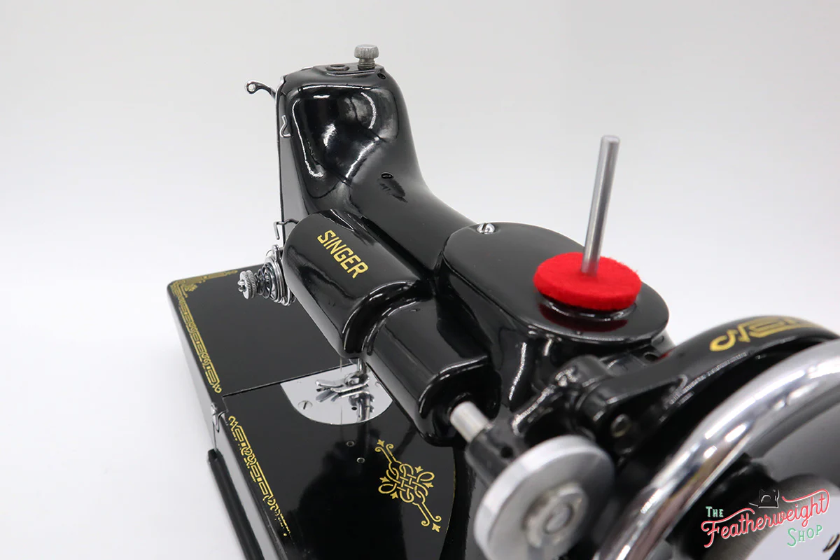 Singer Featherweight 221 Sewing machine, 1934 AD787*** - Image 13