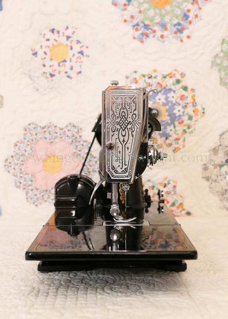 Singer Featherweight 221 Sewing machine, 1935 AD945*** - Image 4