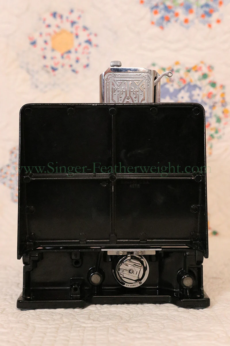 Singer Featherweight 221 Sewing machine, 1935 AD945*** - Image 5