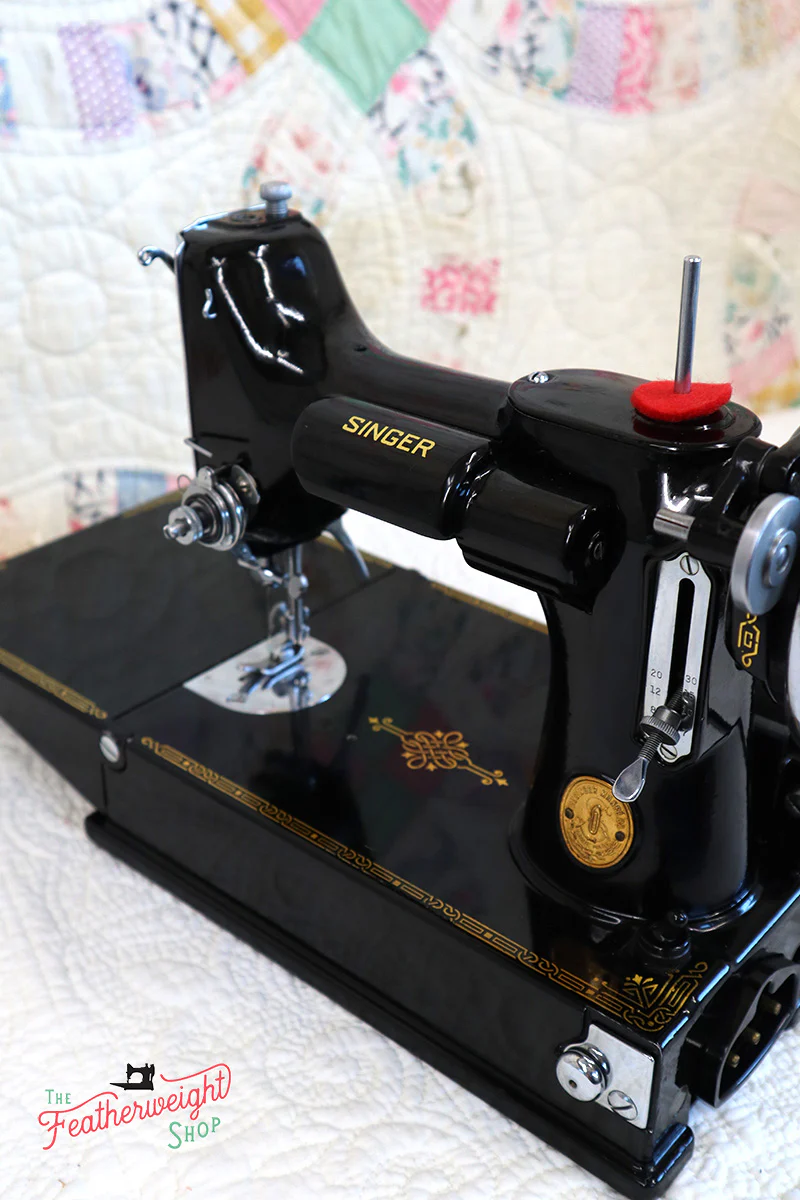Singer Featherweight 221 Sewing machine, 1935 AD880*** - Image 8