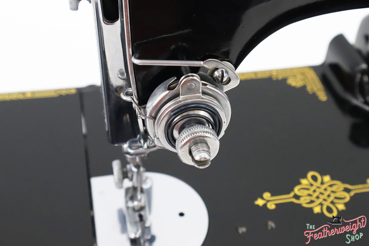 Singer Featherweight 221 Sewing machine, 1935 AD881*** - Image 14