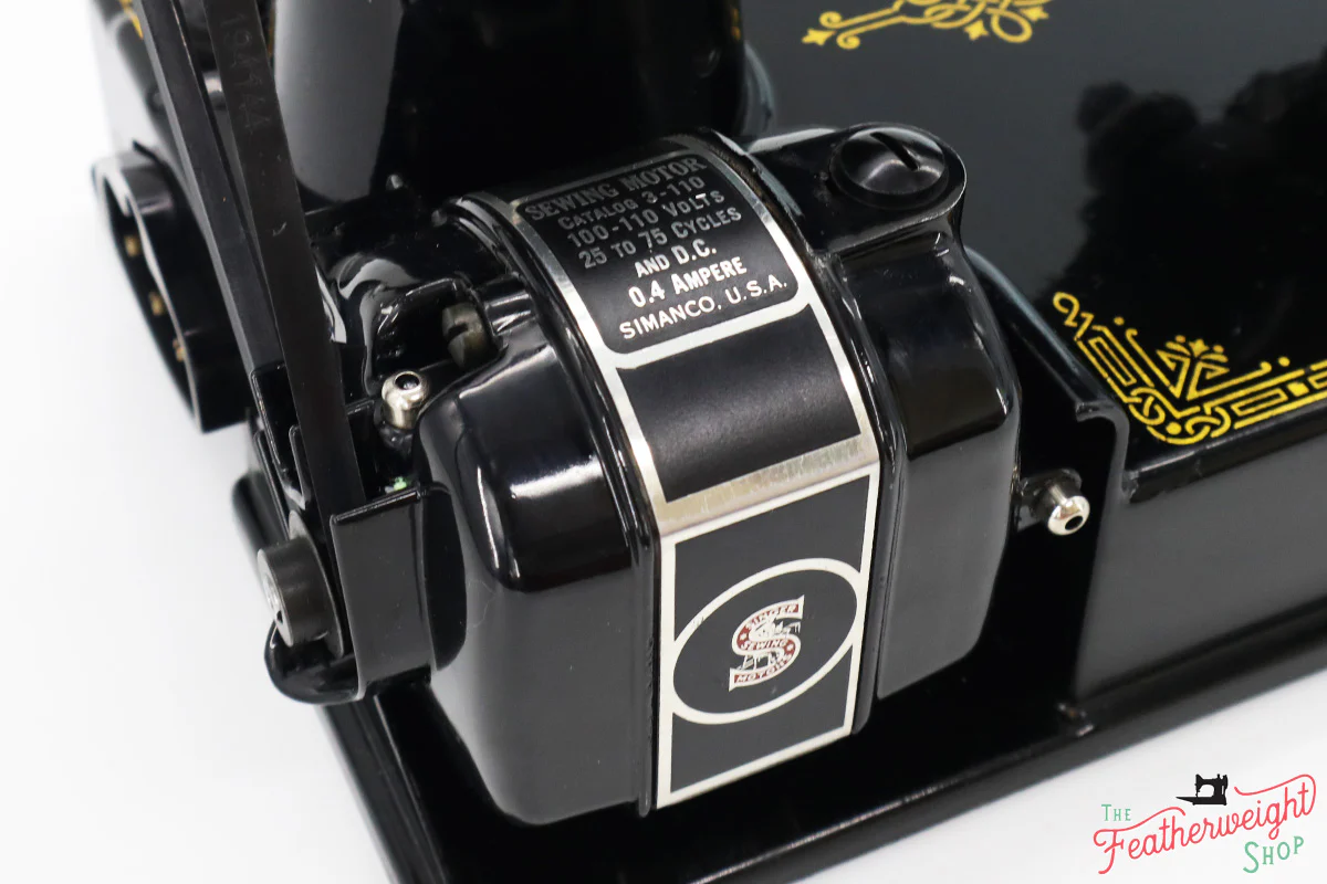 Singer Featherweight 221 Sewing machine, 1935 AD881*** - Image 16