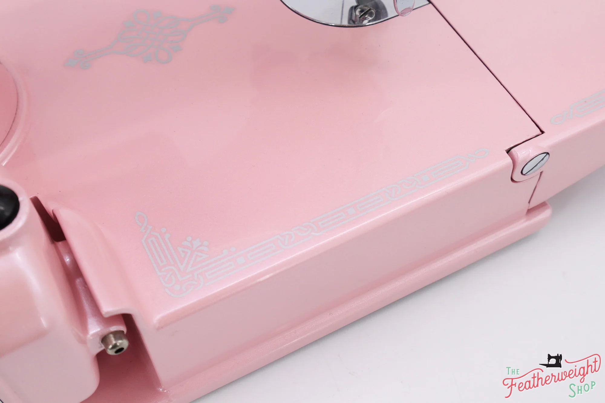 Singer Featherweight 221 Sewing Machine AE060*** - Fully Restored in Pink Frosting - Image 10