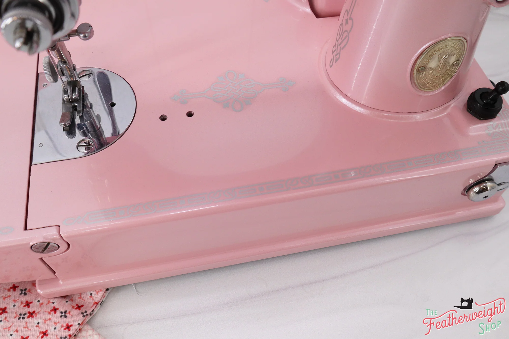 Singer Featherweight 221 Sewing Machine AE060*** - Fully Restored in Pink Frosting - Image 11