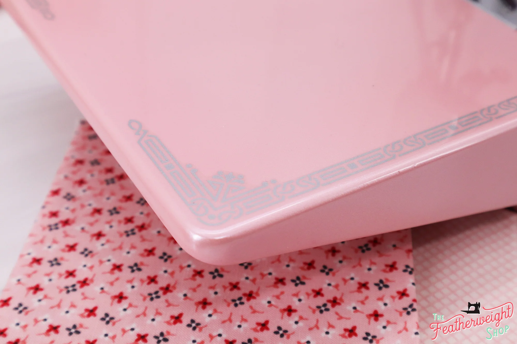 Singer Featherweight 221 Sewing Machine AE060*** - Fully Restored in Pink Frosting - Image 13