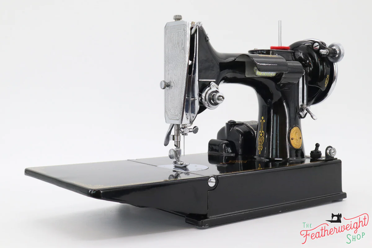 Singer Featherweight 221 Sewing Machine, AE217*** - Image 3