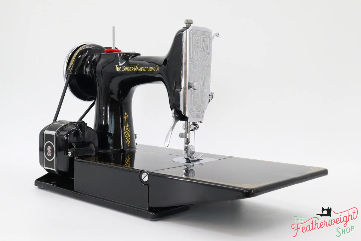Singer Featherweight 221 Sewing Machine, AE217*** - Image 6