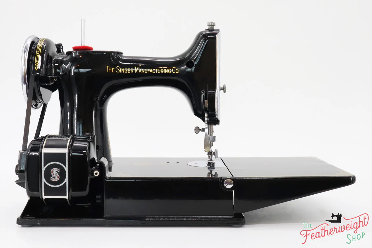 Singer Featherweight 221 Sewing Machine, AE217*** - Image 7