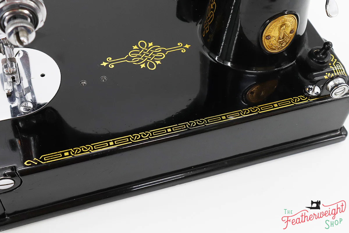 Singer Featherweight 221 Sewing Machine, AE217*** - Image 9