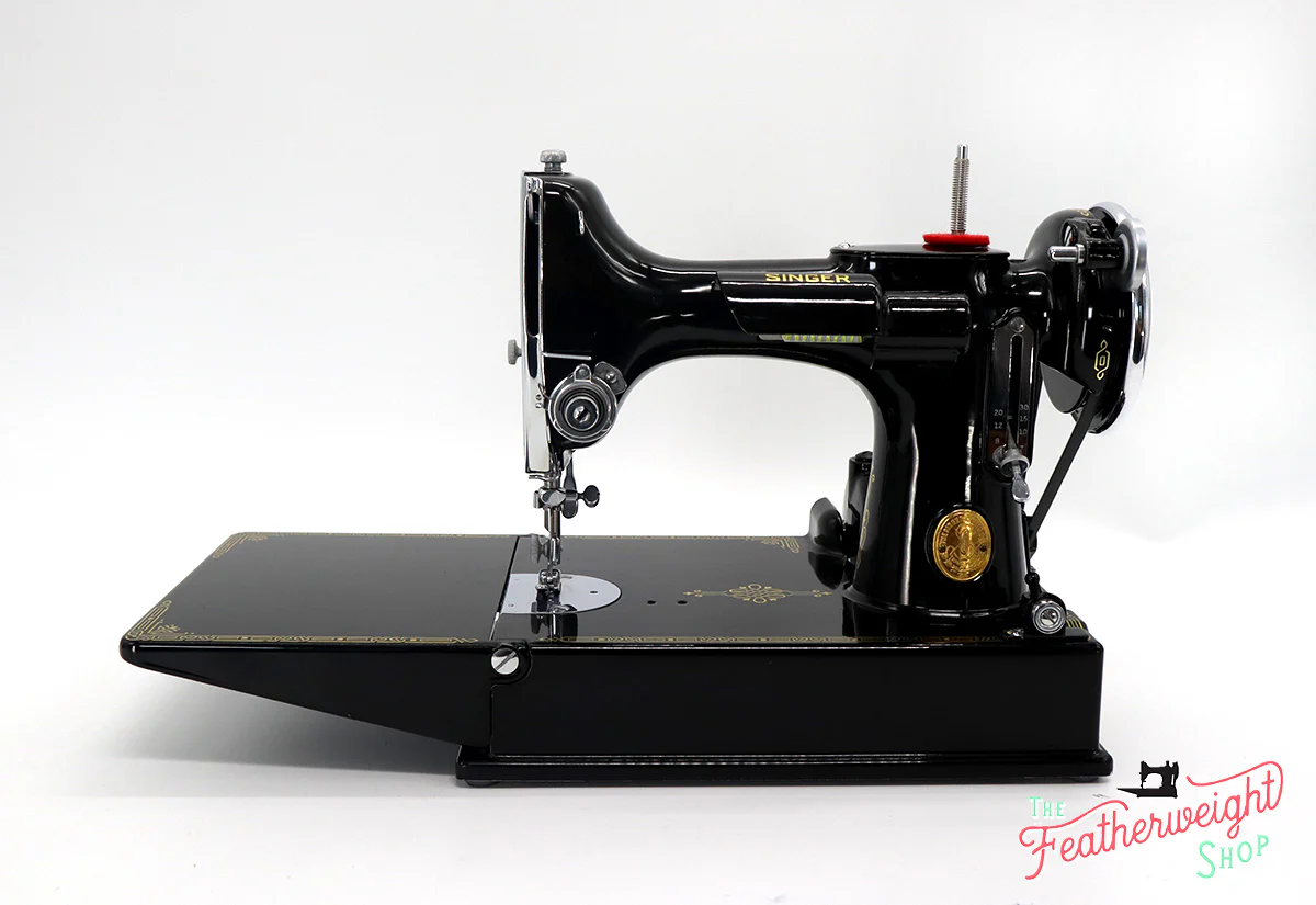 Singer Featherweight 221 Sewing Machine, AE220*** - Image 2