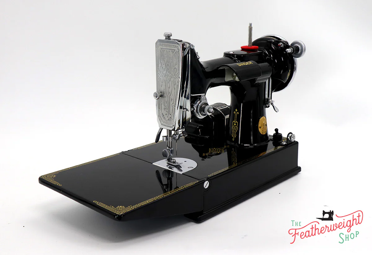 Singer Featherweight 221 Sewing Machine, AE220*** - Image 3