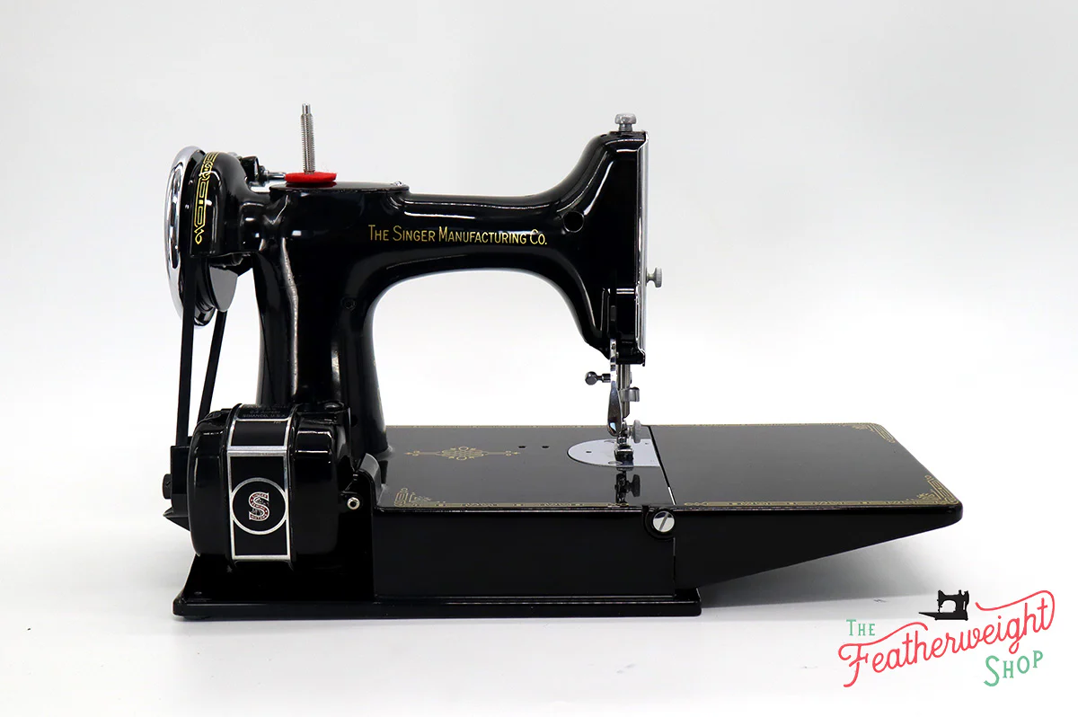 Singer Featherweight 221 Sewing Machine, AE220*** - Image 7