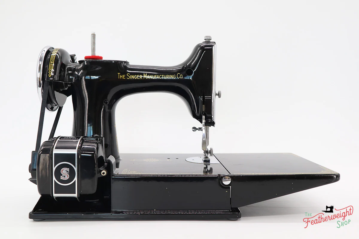 Singer Featherweight 221 Sewing Machine, 1936 AE300*** - Image 7