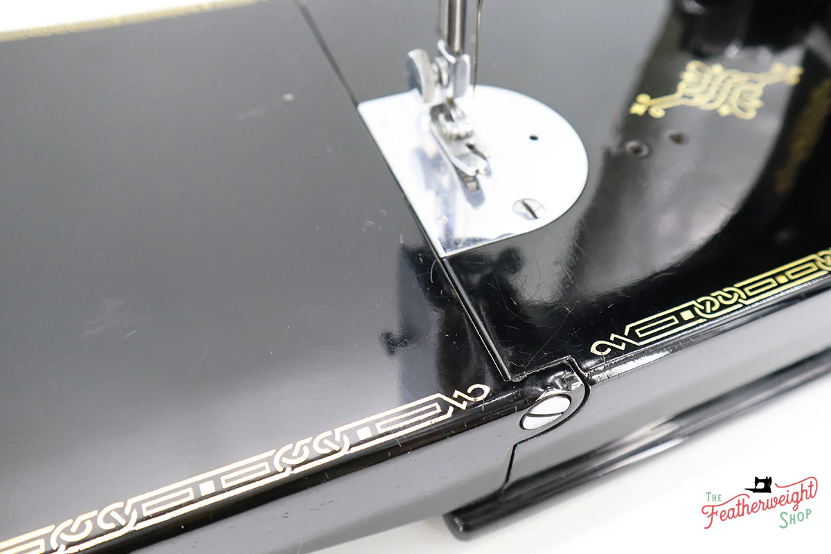 Singer Featherweight 221 Sewing Machine, 1936 AE300*** - Image 9