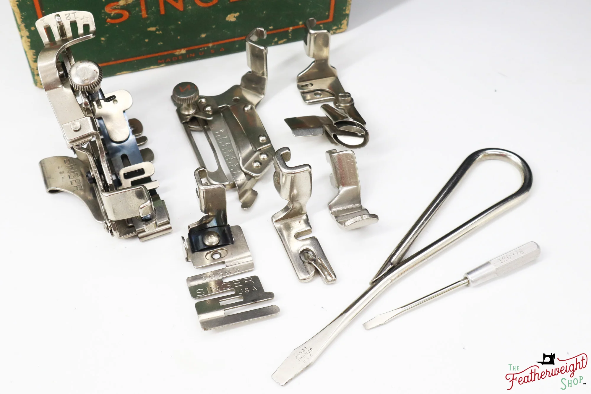 Singer Featherweight 221 Sewing Machine, AE3033** - 1936 - Image 18
