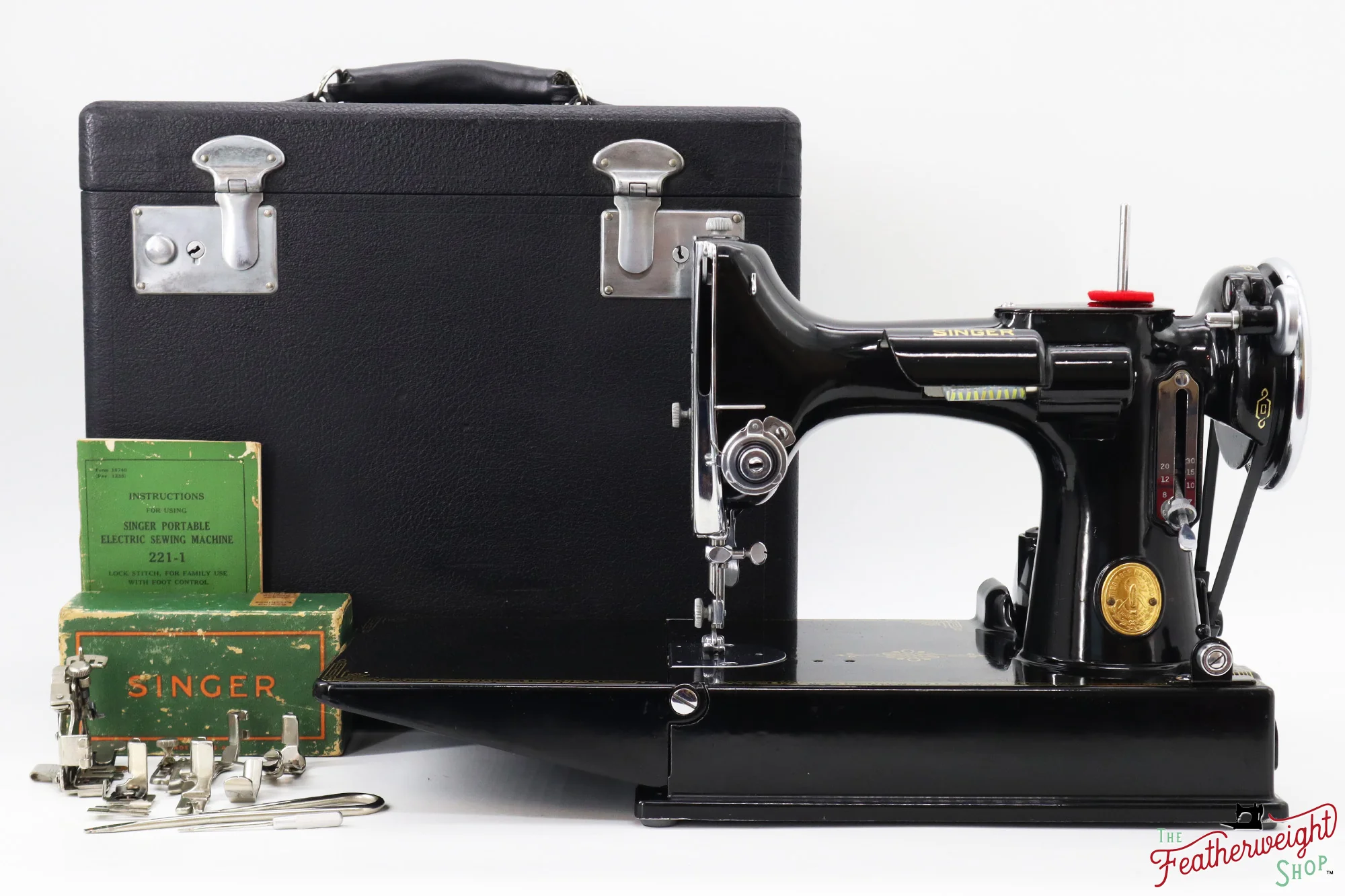 Singer Featherweight 221 Sewing Machine, AE3033** - 1936 - Image 2