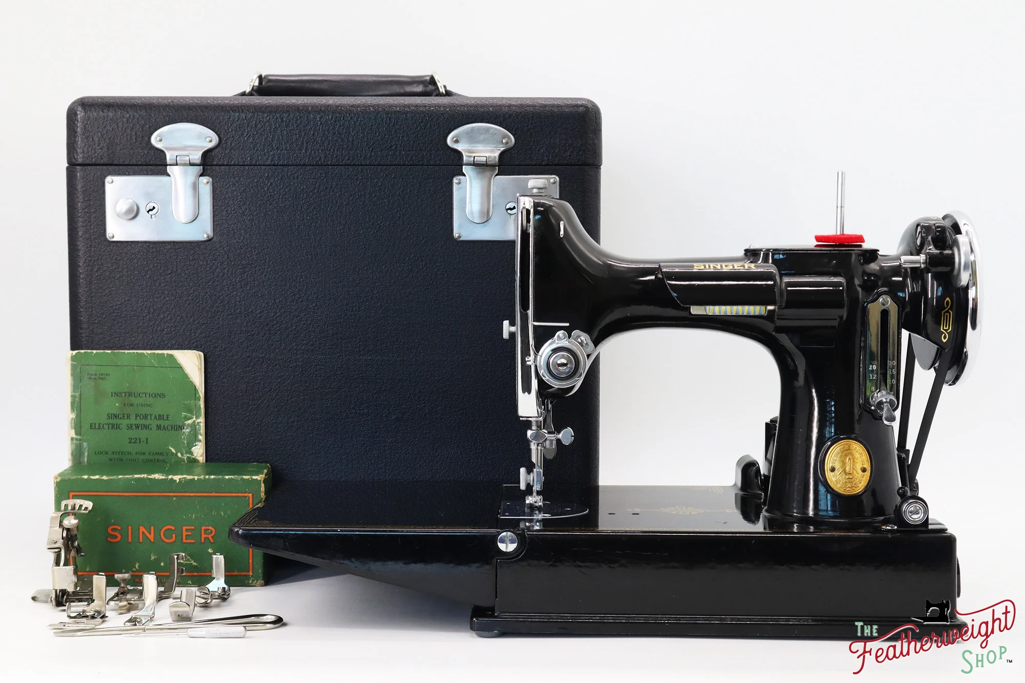 Singer Featherweight 221 Sewing Machine, AE420*** - 1937 - Image 2