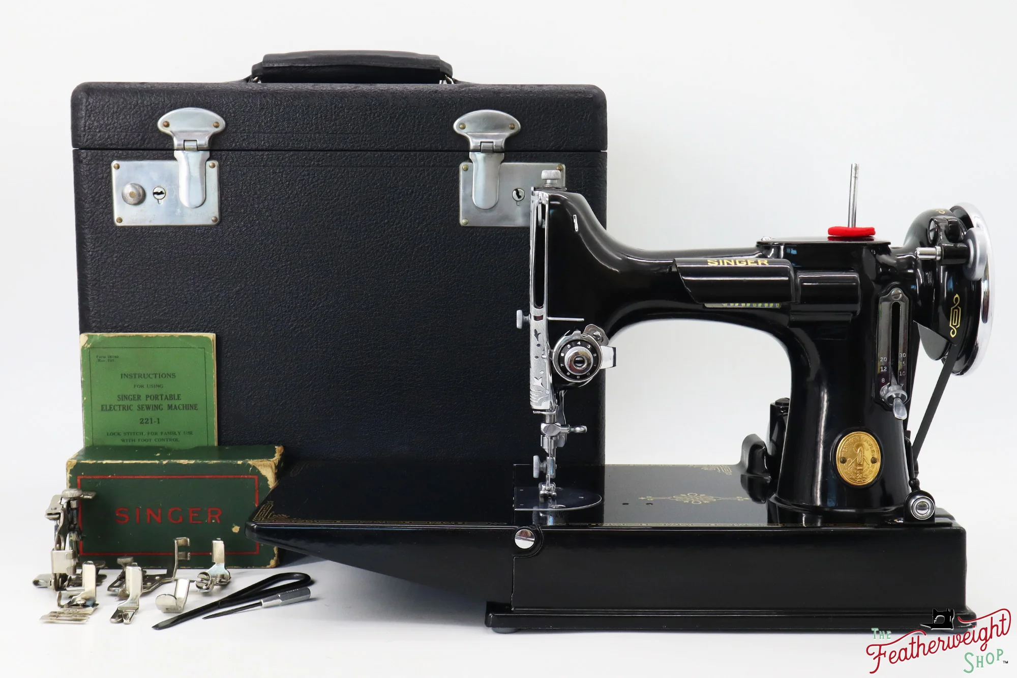 Singer Featherweight 221 Sewing Machine, AE776*** - 1937 - Image 2