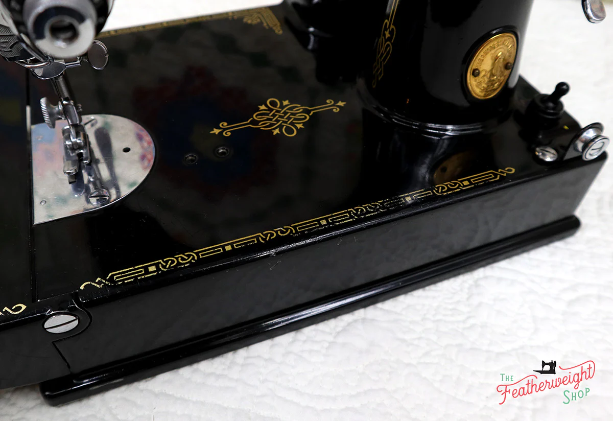 Singer Featherweight 221 Sewing Machine, AE789*** - Image 10