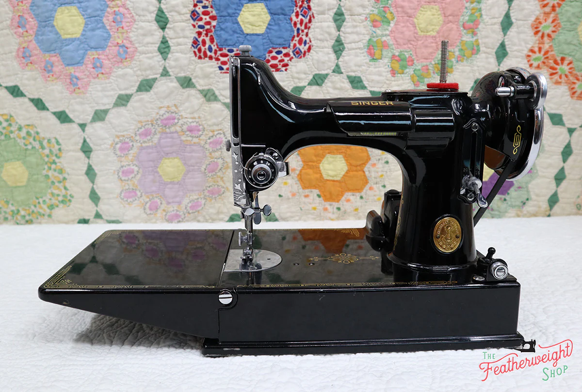 Singer Featherweight 221 Sewing Machine, AE789*** - Image 2