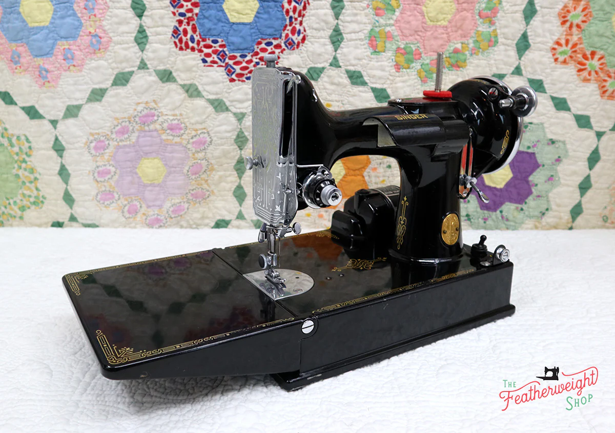 Singer Featherweight 221 Sewing Machine, AE789*** - Image 3