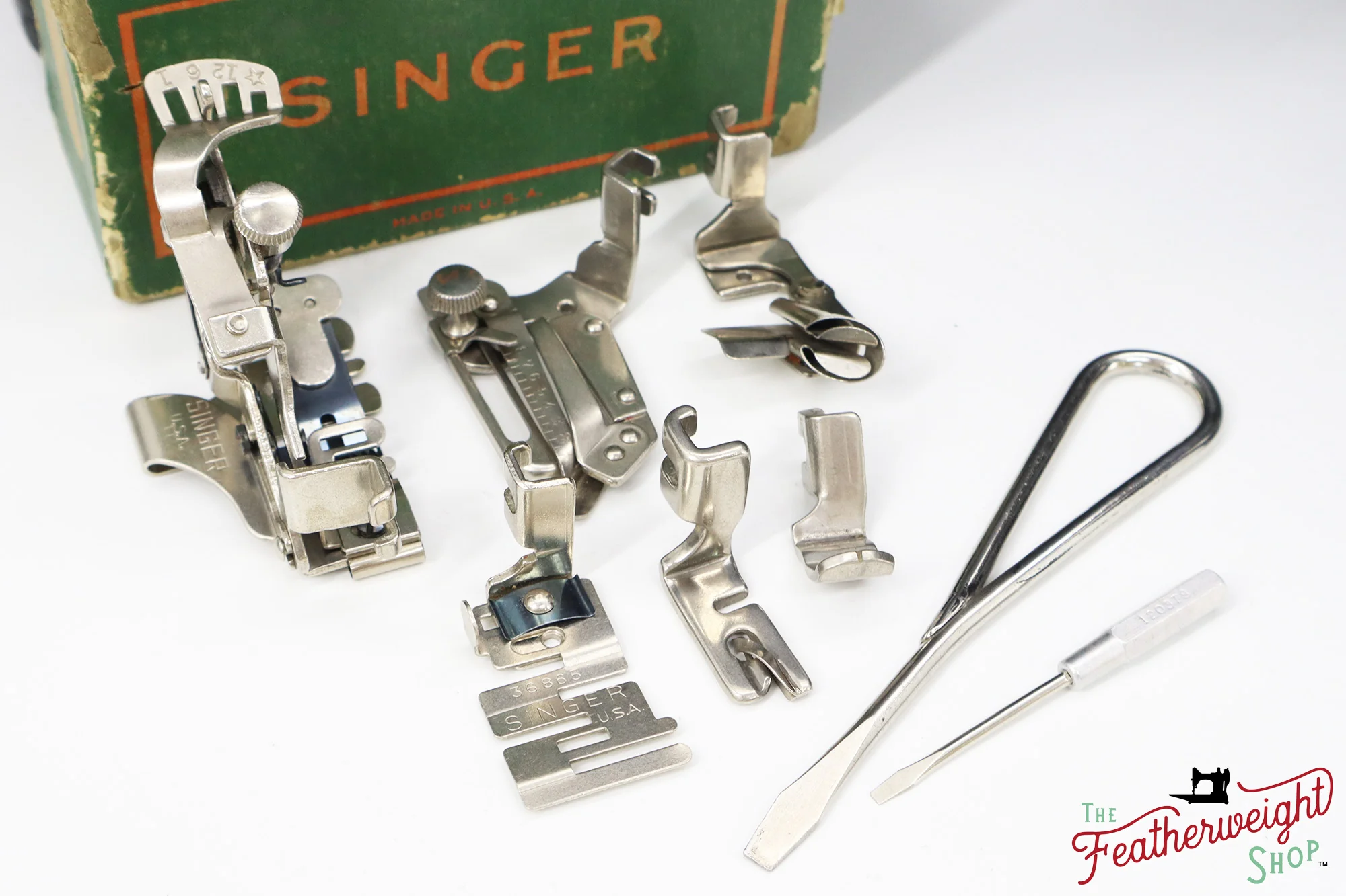 Singer Featherweight 221 Sewing Machine, AF079*** - 1938 - Image 16