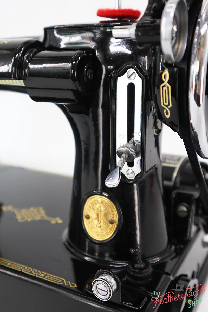 Singer Featherweight 221 Sewing Machine, AF081*** - Image 14