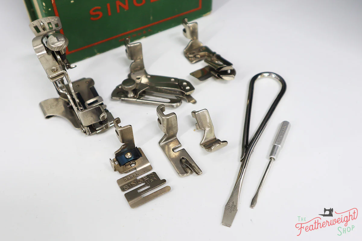 Singer Featherweight 221 Sewing Machine, AF081*** - Image 16
