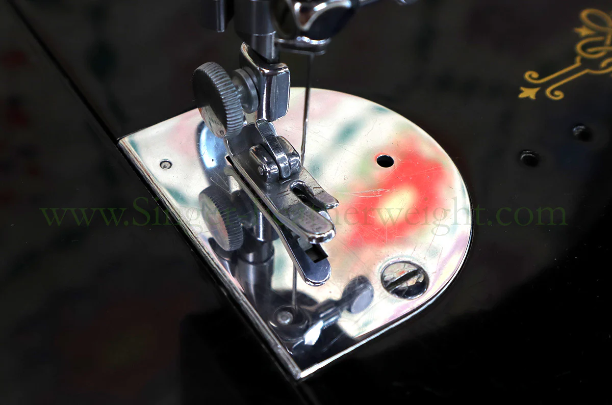 Singer Featherweight 221 Sewing Machine, AF170*** - Image 13