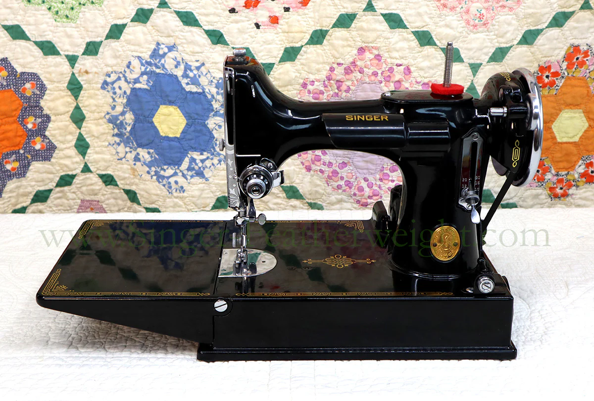 Singer Featherweight 221 Sewing Machine, AF170*** - Image 2