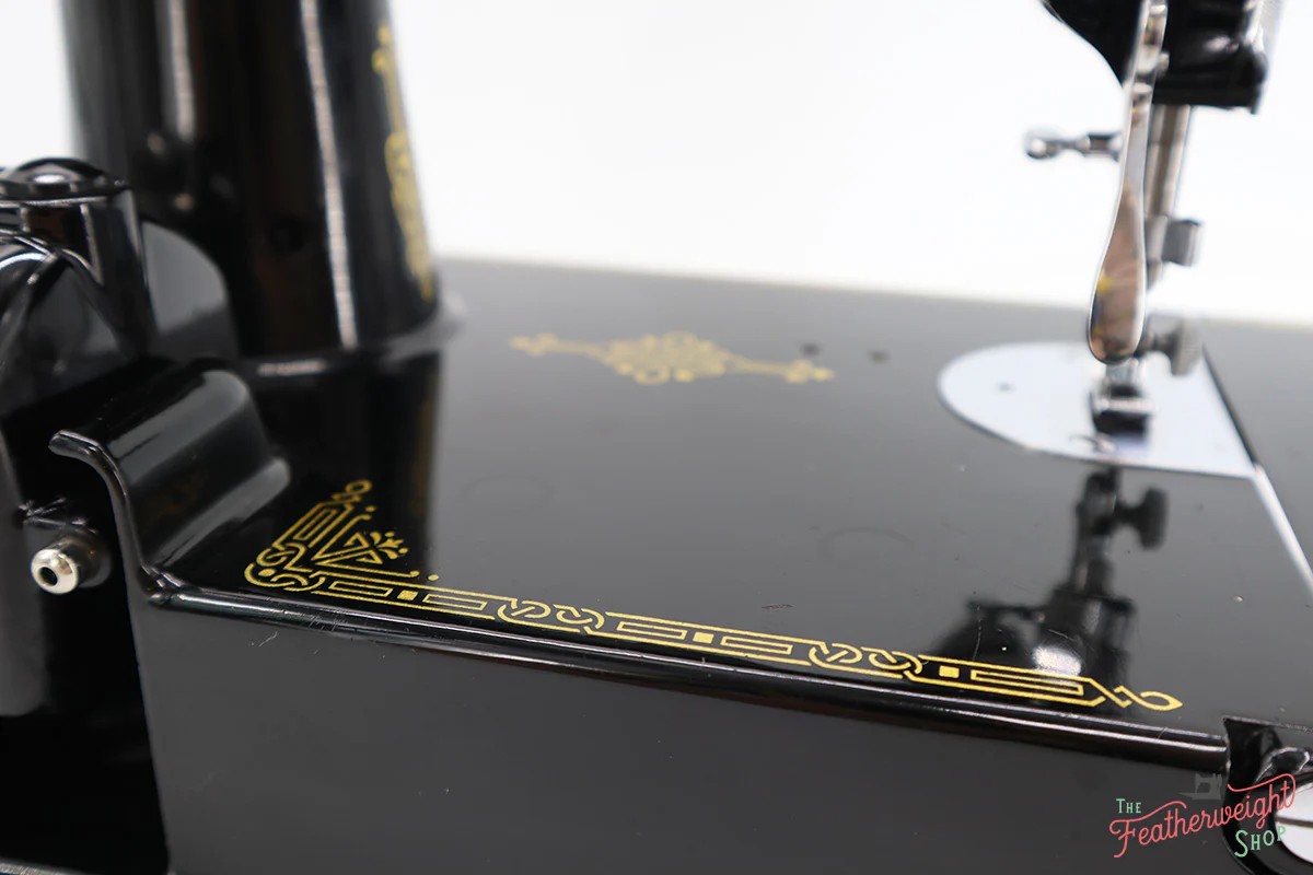 Singer Featherweight 221 Sewing Machine, AF250*** - Image 10