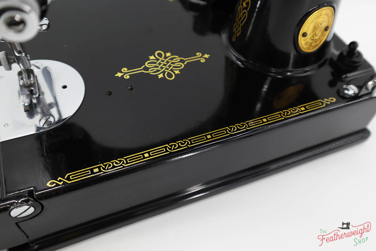 Singer Featherweight 221 Sewing Machine, AF250*** - Image 8