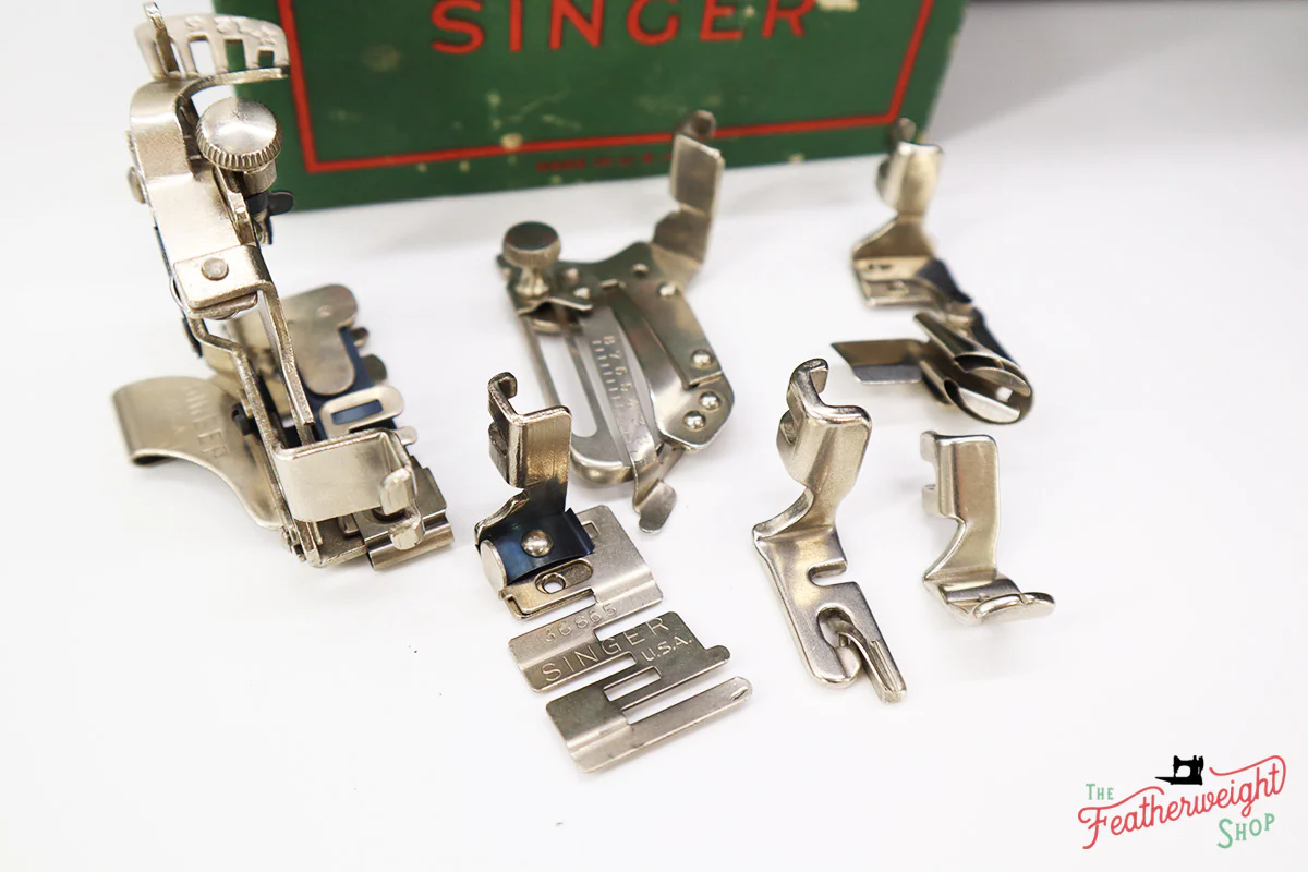 Singer Featherweight 221 Sewing Machine, AF390*** - Corduroy Insert - RARE - Image 23