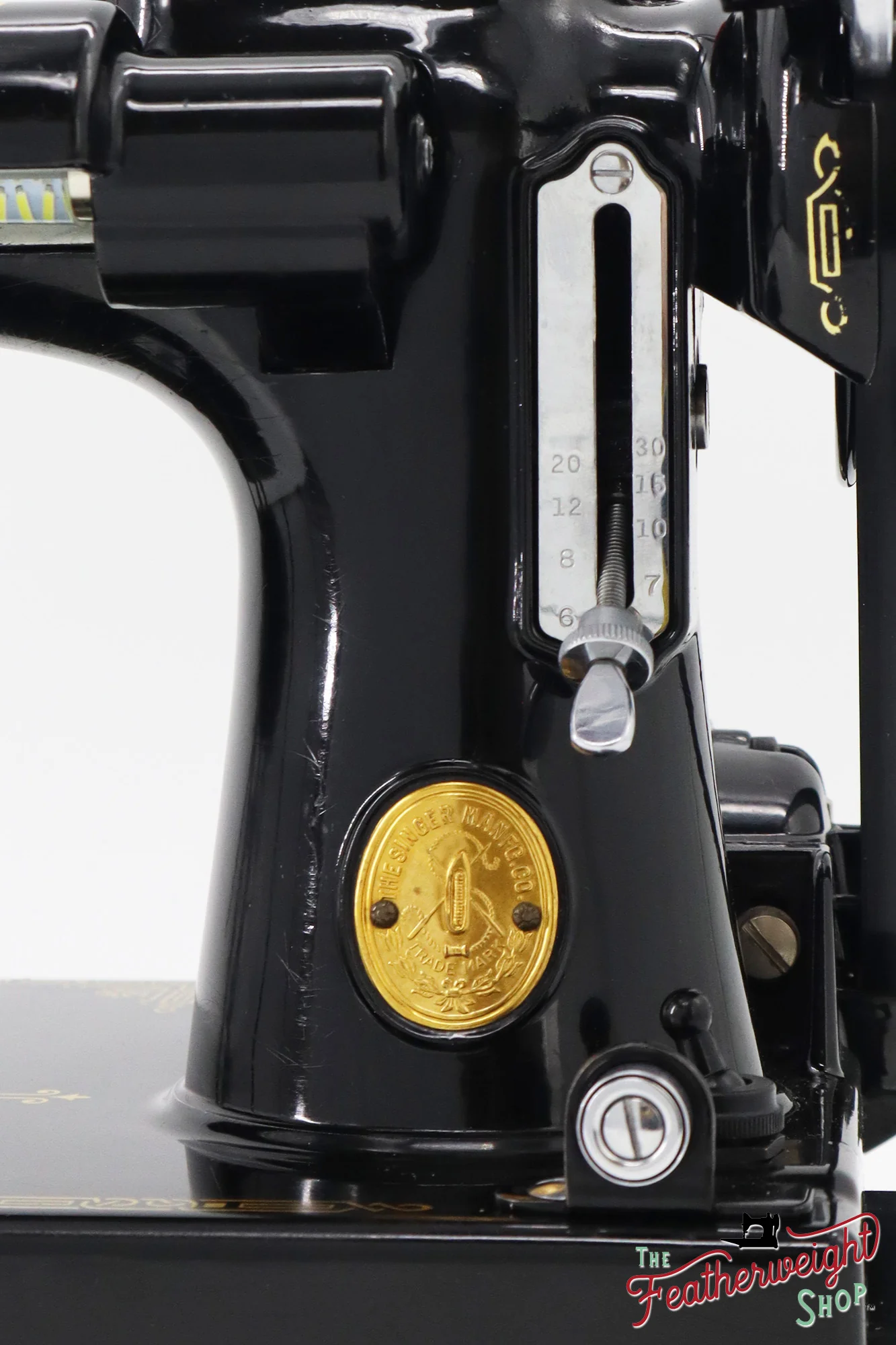 Singer Featherweight 221 Sewing Machine, AF39038* - 1939 - Image 16