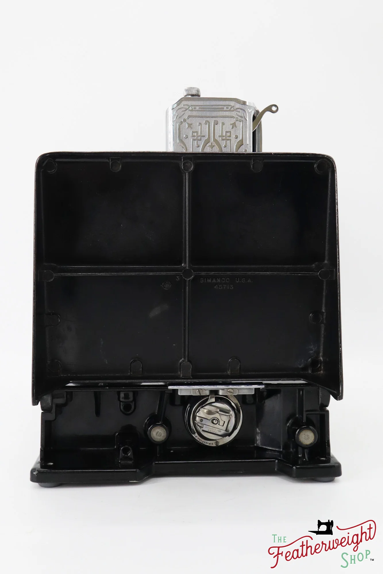 Singer Featherweight 221 Sewing Machine, AF39038* - 1939 - Image 4
