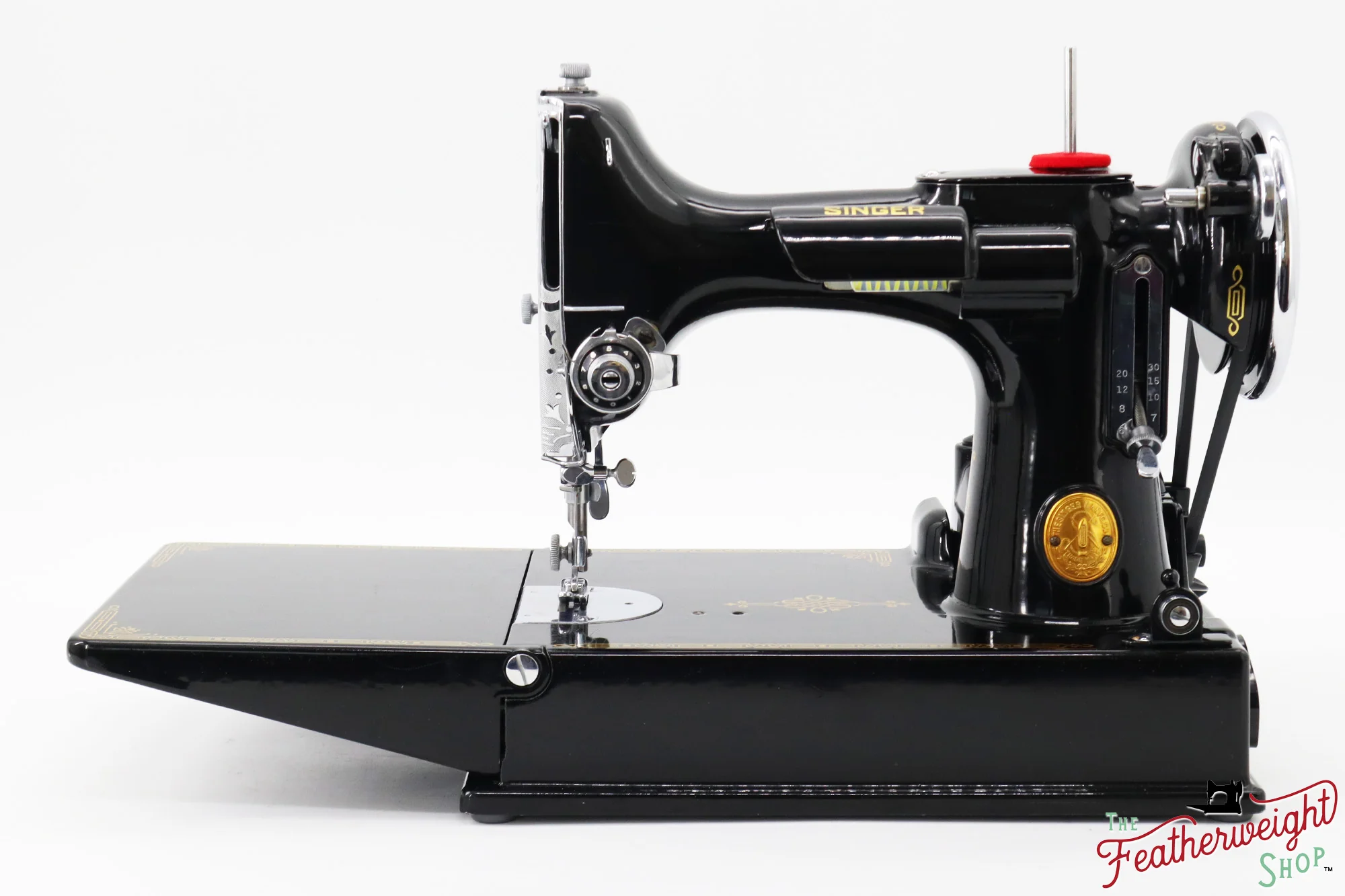 Singer Featherweight 221 Sewing Machine, AF490*** - 1940 - Image 3