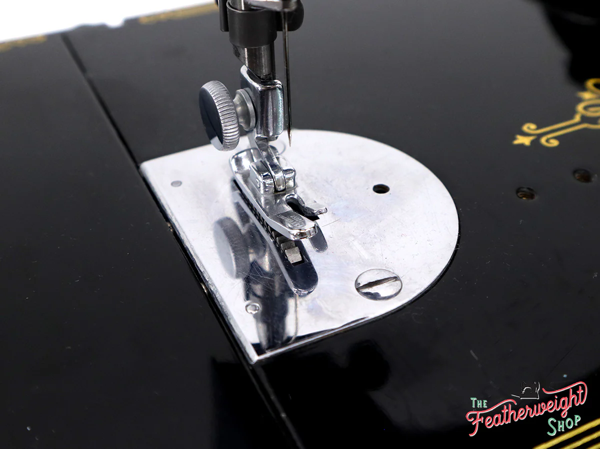 Singer Featherweight 221 Sewing Machine, AF496*** - Image 19