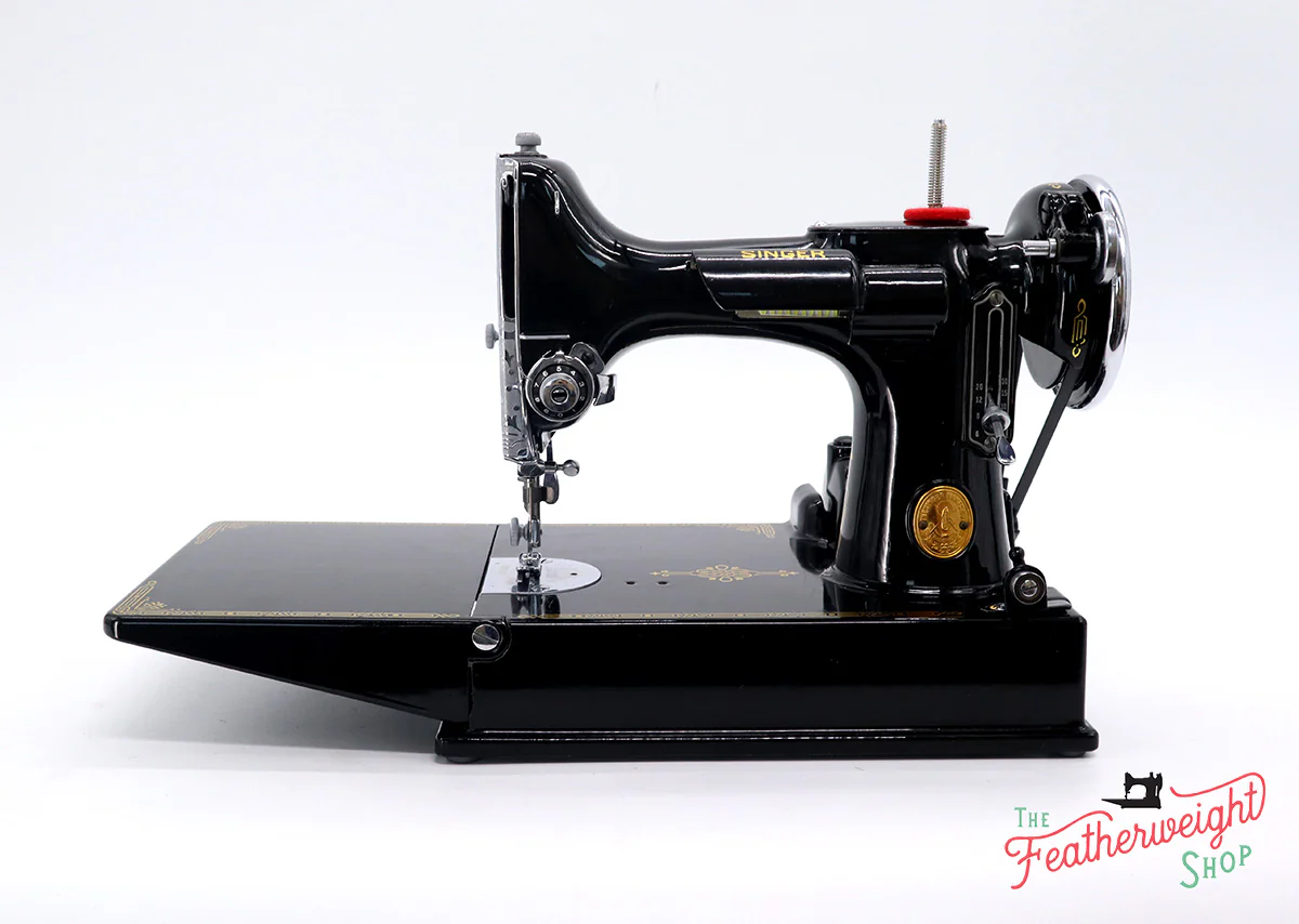 Singer Featherweight 221 Sewing Machine, AF496*** - Image 2