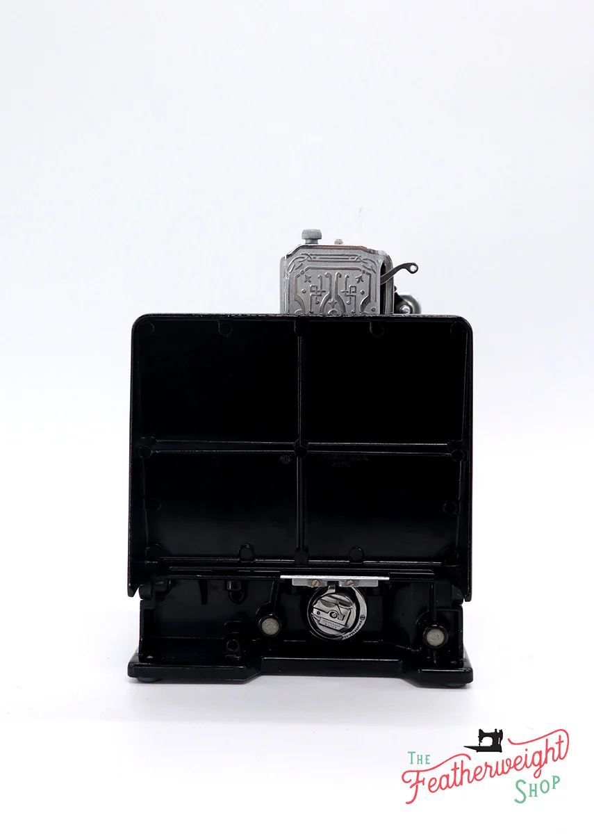 Singer Featherweight 221 Sewing Machine, AF496*** - Image 6