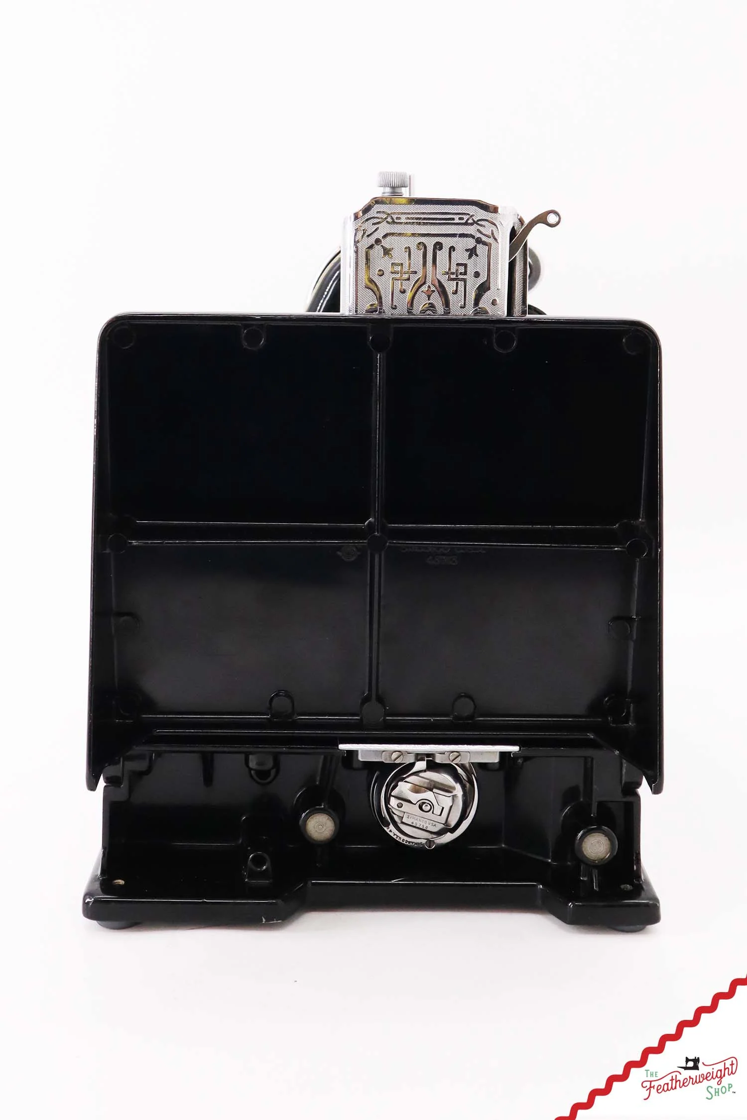 Singer Featherweight 221 Sewing Machine, AF866*** - 1941 - Image 4