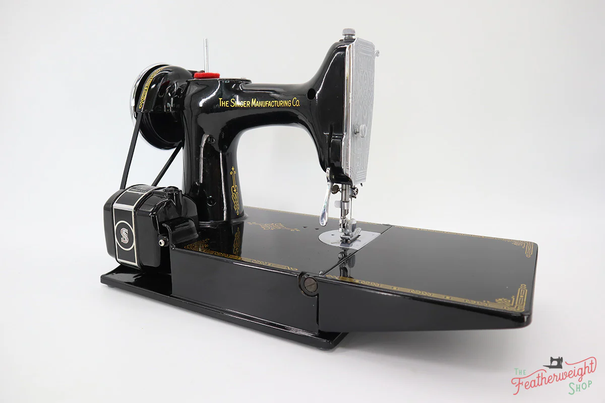 Singer Featherweight 221 Sewing Machine, AF876*** - Image 6