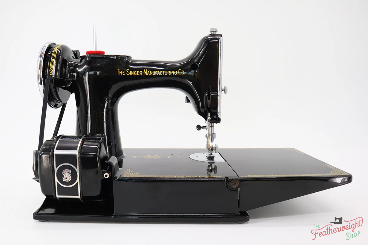 Singer Featherweight 221 Sewing Machine, AF876*** - Image 7